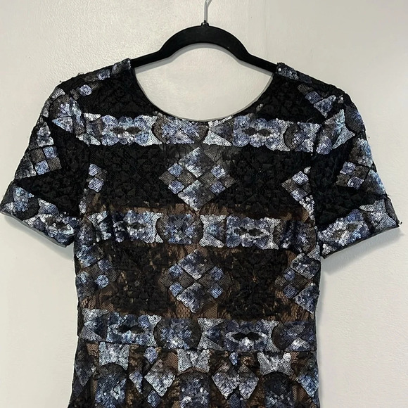 BCBGMAXAZRIA 'Samara' Sequin Lace Sheath Dress size 2 - Picture 3 of 7